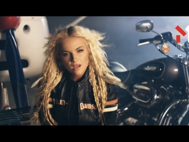 Не плачь и не звони