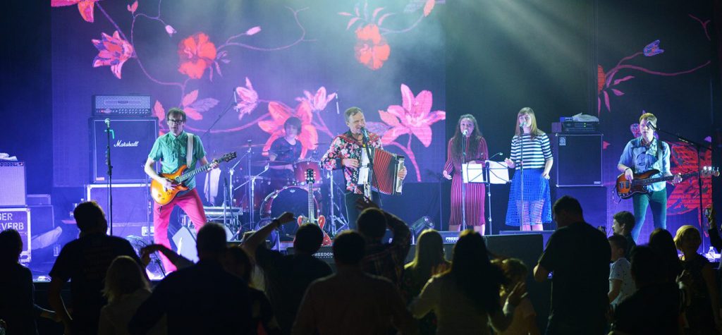 Рок-н-рол, танці та «перевірка на хітовість»: «Воплі Відоплясова» відіграли ювілейний концерт