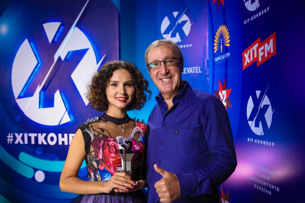 Телеканал М2 оголосив переможця “Хіт-конвеєр 2019”. Співачка ILCHY стала тріумфаторкою четвертого сезону конкурсу