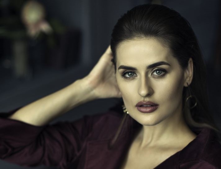 Такої обкладинки ви не очікували: Анна Розумовська стала головною героїнею свіжого номеру відомого українського глянцю