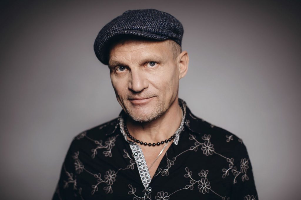 Олег Скрипка виступить з гуртом роботів-музиканті