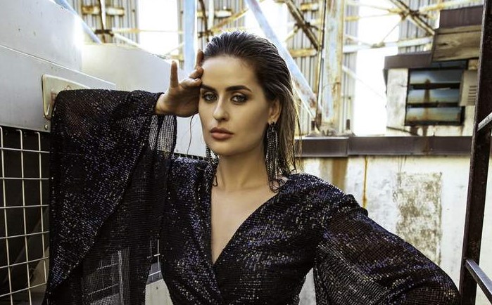 Співачка Анна Розумовська відкрила Ukrainian Fashion Week в показі Жана Гріцфельдта