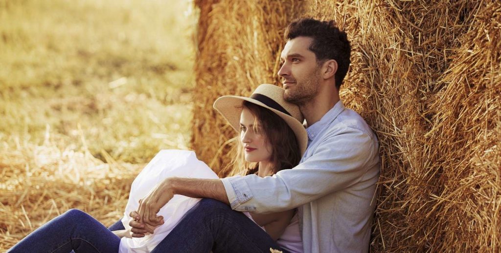 Анна Розумовська представила ідеальну літню love-story в новому відео “Там, де є любов”